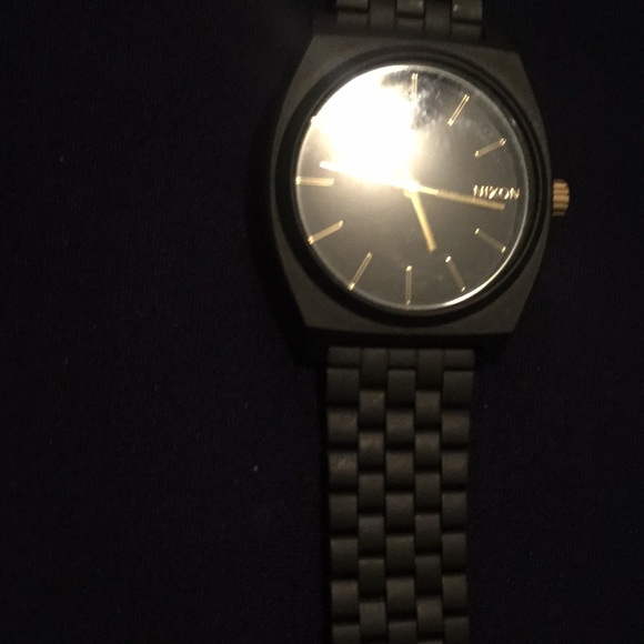 Nixon Minimal “the time teller” watch mint!! - Picture 2 of 6